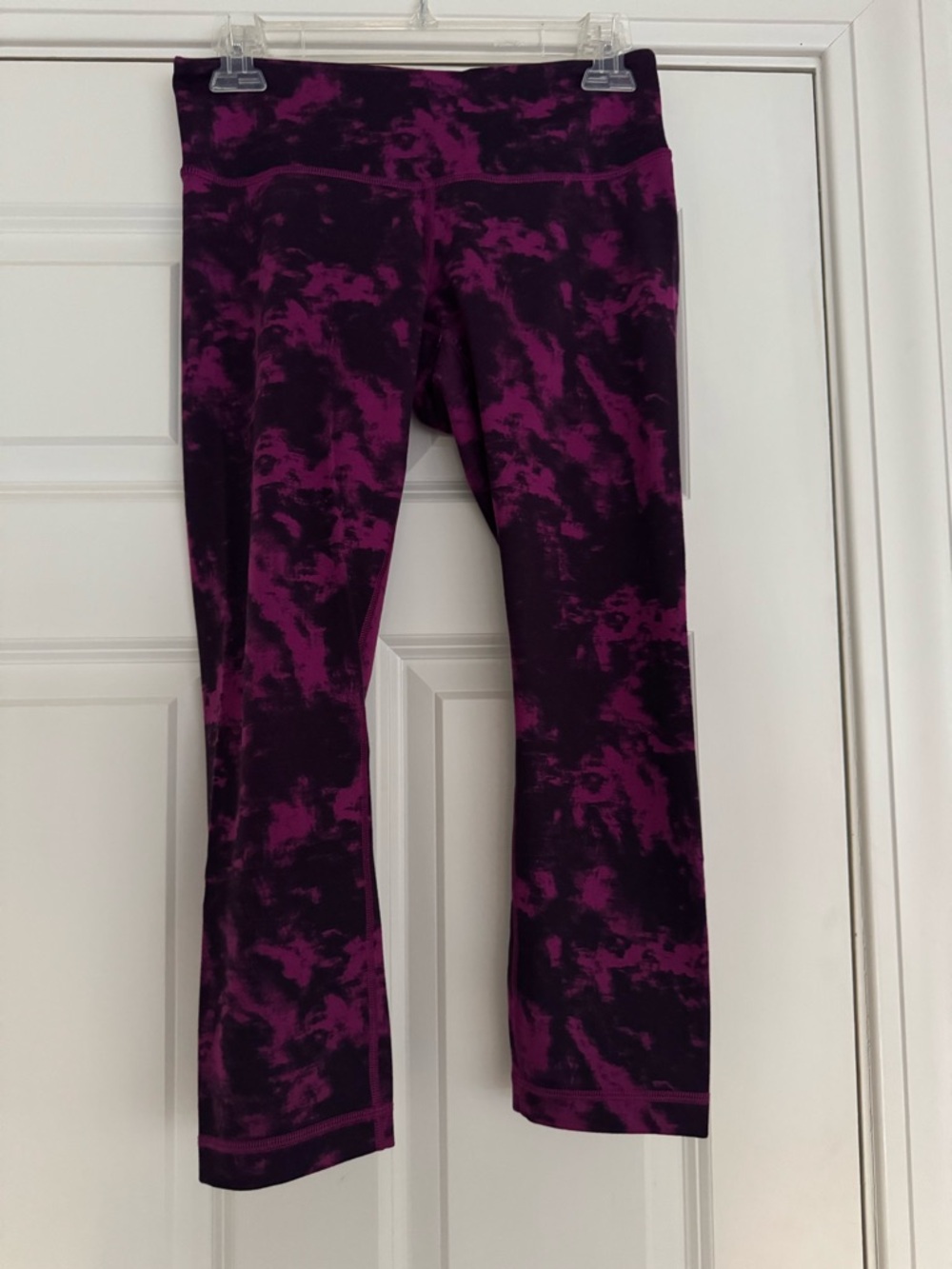 lululemon athletica Purple & Black Tie-Dye Capri Leggings